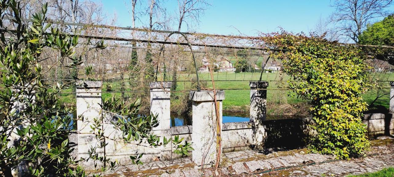 Chateau Des Senechaux, Bourdeilles Eksteriør billede