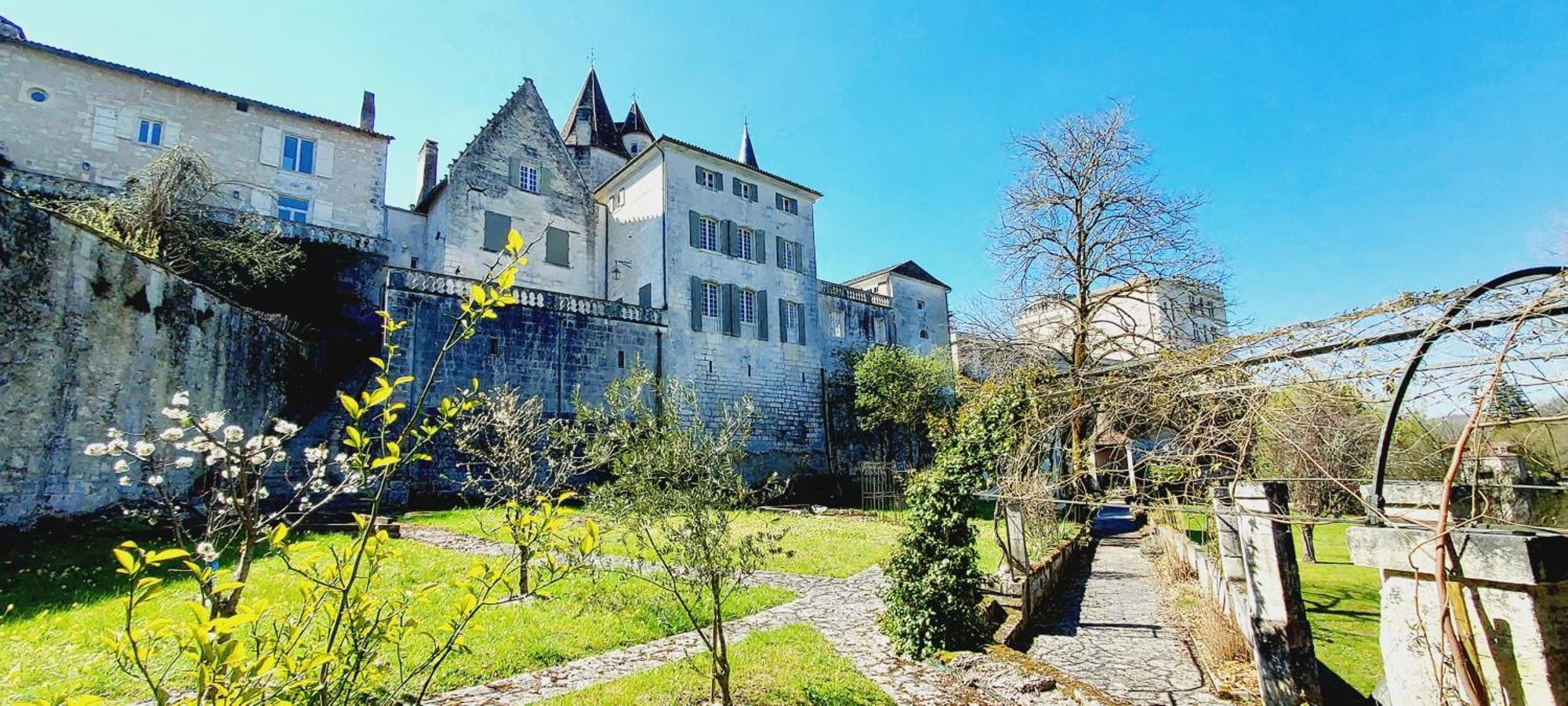 Chateau Des Senechaux, Bourdeilles Eksteriør billede