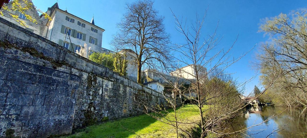 Chateau Des Senechaux, Bourdeilles Eksteriør billede