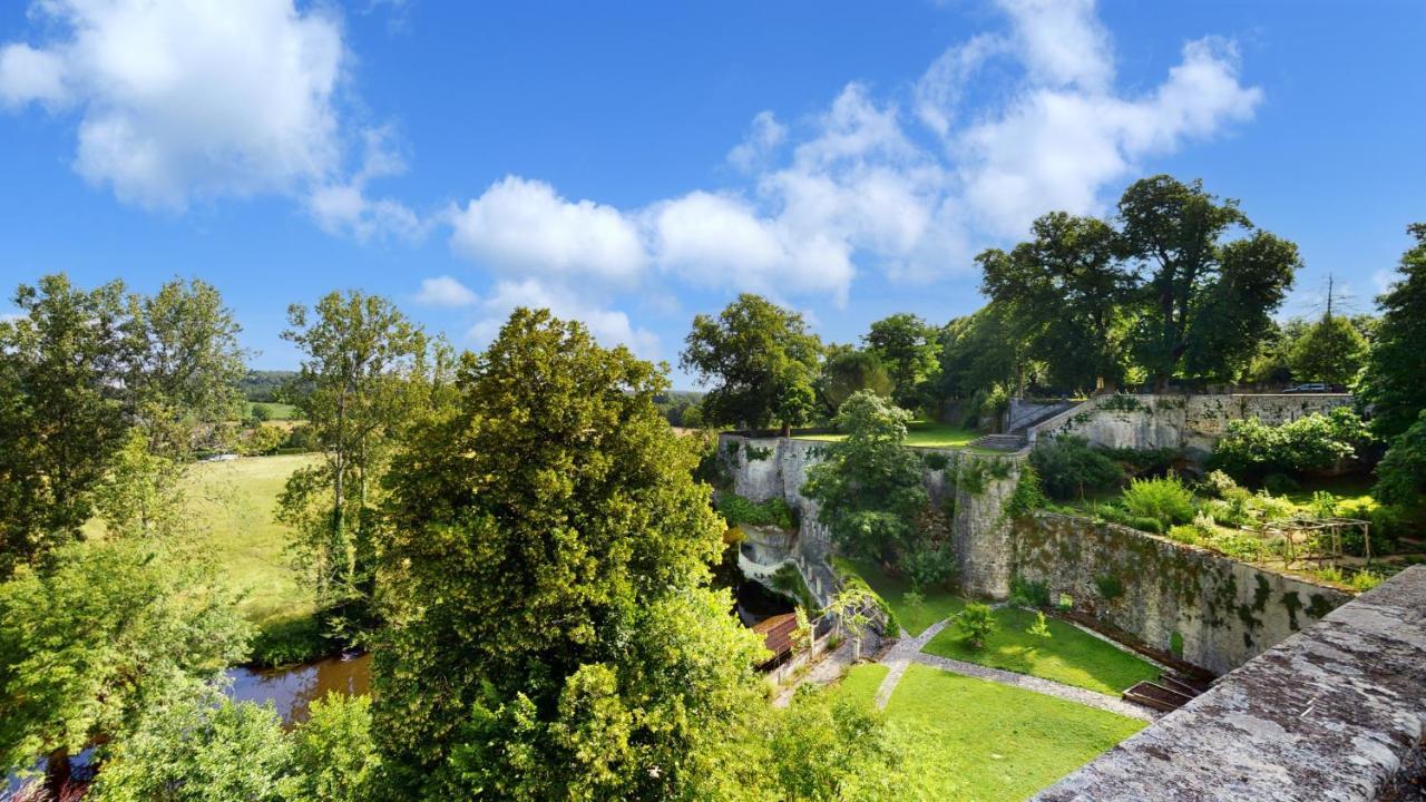 Chateau Des Senechaux, Bourdeilles Eksteriør billede