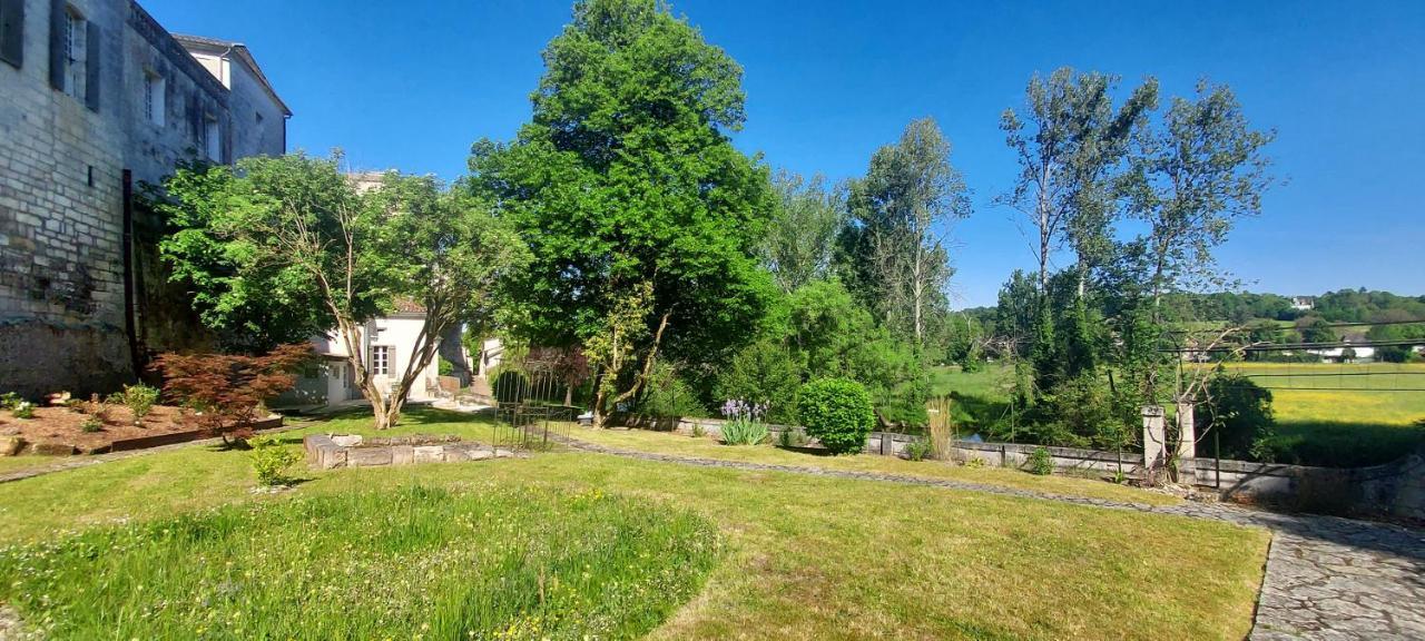 Chateau Des Senechaux, Bourdeilles Eksteriør billede