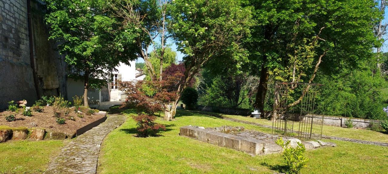Chateau Des Senechaux, Bourdeilles Eksteriør billede