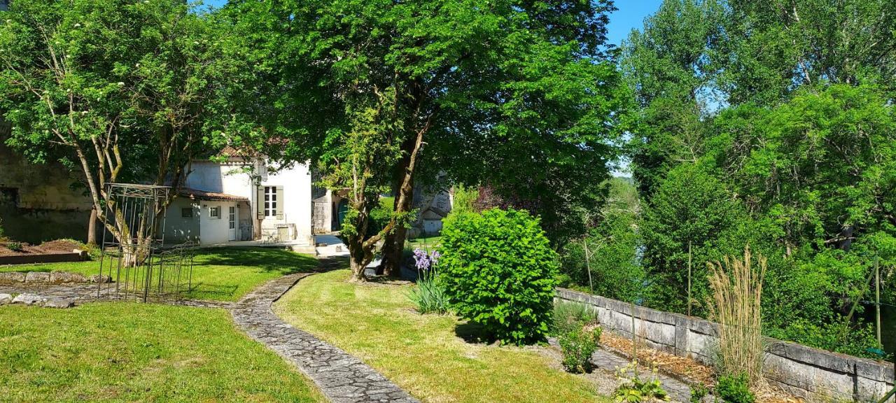 Chateau Des Senechaux, Bourdeilles Eksteriør billede